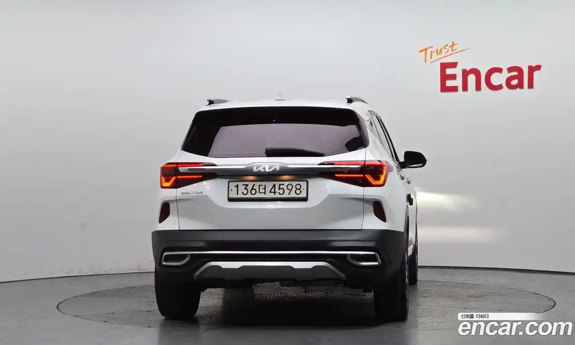 Kia Seltos 2022 1.6 Автомат в Москве № 522685, фото 4