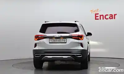 Kia Seltos 2022 1.6 Автомат в Москве № 522685, миниатюра 4