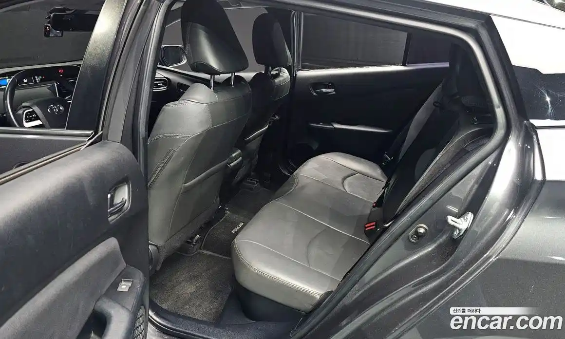 Toyota Prius 2017 1.8 Автомат в Москве № 524623, фото 12