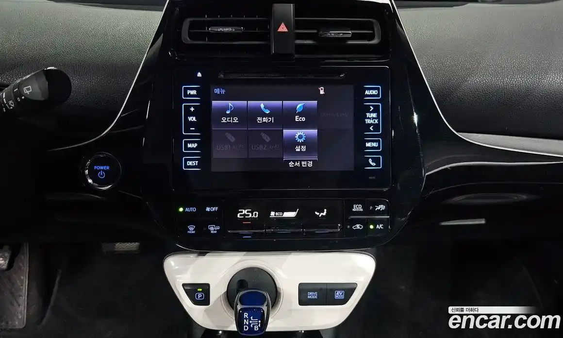 Toyota Prius 2017 1.8 Автомат в Москве № 524623, фото 14