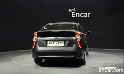 Toyota Prius 2017 1.8 Автомат в Москве № 524623, миниатюра 4