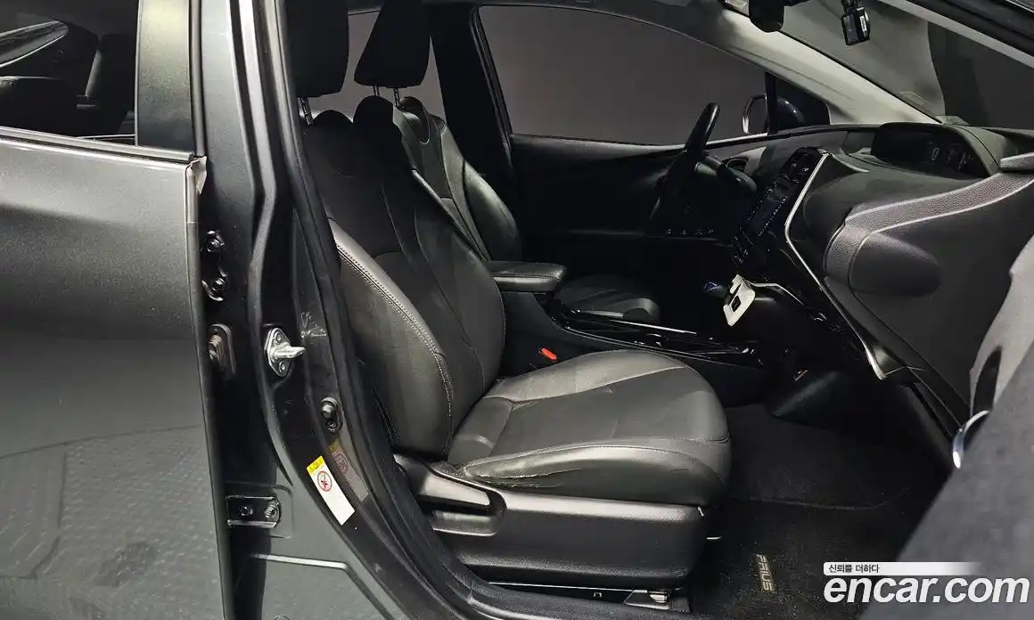 Toyota Prius 2017 1.8 Автомат в Москве № 524623, фото 10