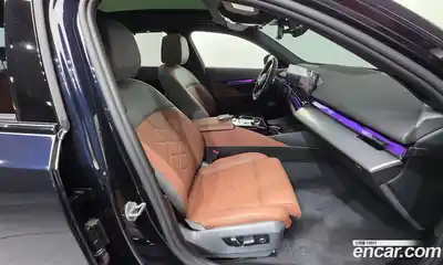 BMW 5-Series 2025 2.0 Автомат в Москве № 525542, миниатюра 10