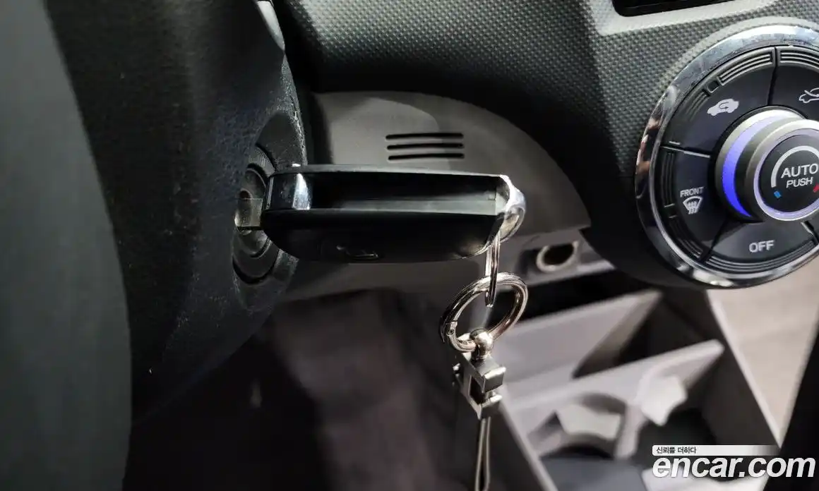 Honda Insight 2011 1.3 Автомат в Москве № 526473, фото 18