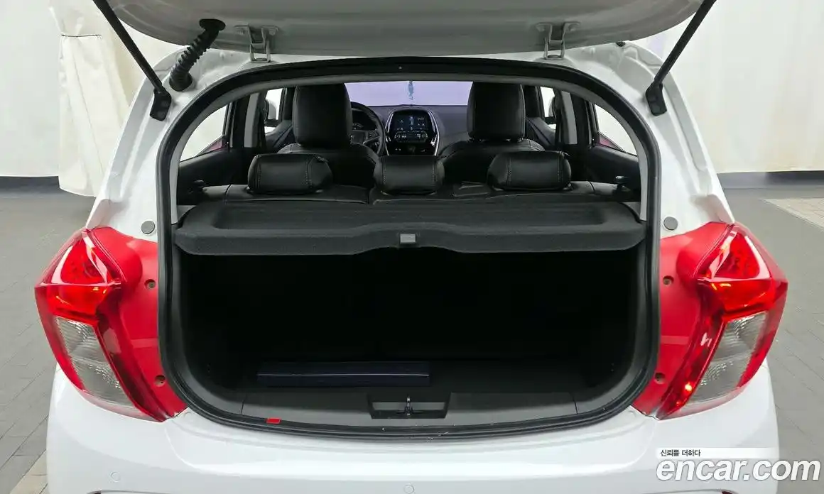 Chevrolet Spark 2016 1.0 Автомат в Москве № 527870, фото 19