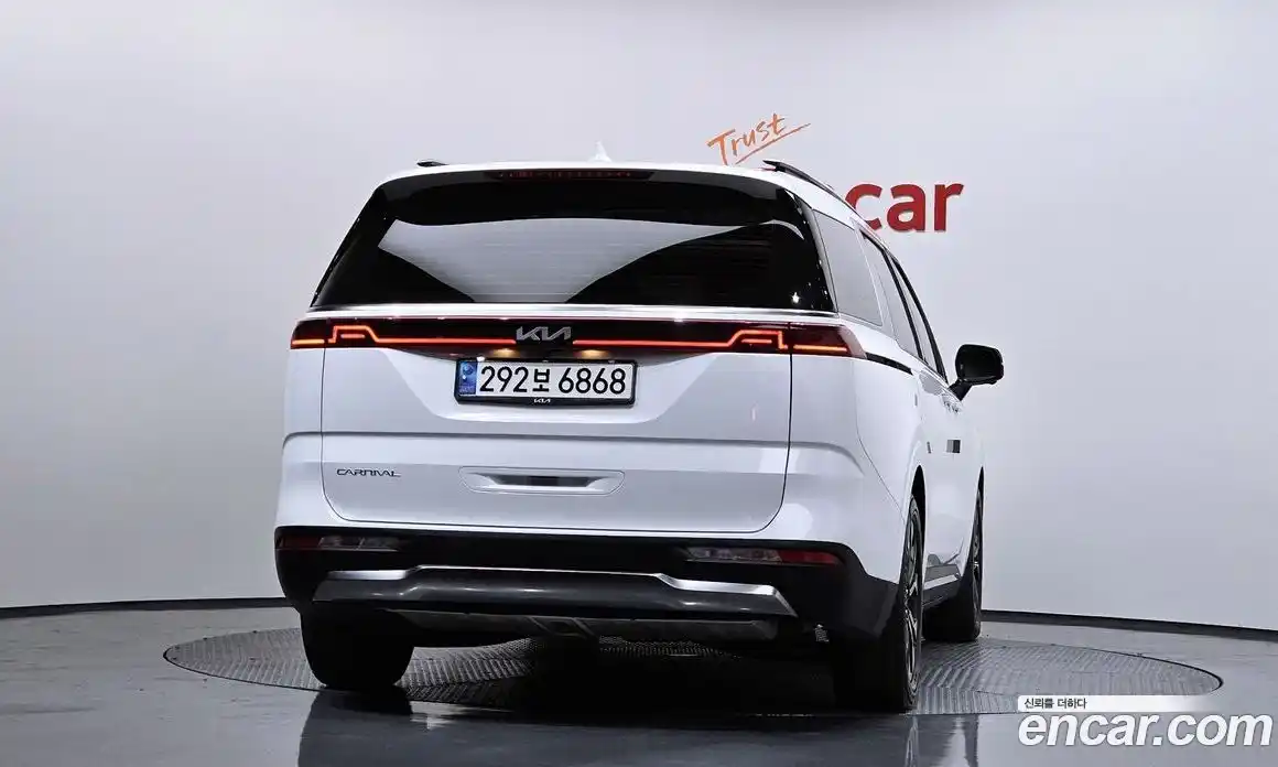 Kia Canival 2023 2.2 Автомат в Москве № 52905, фото 15