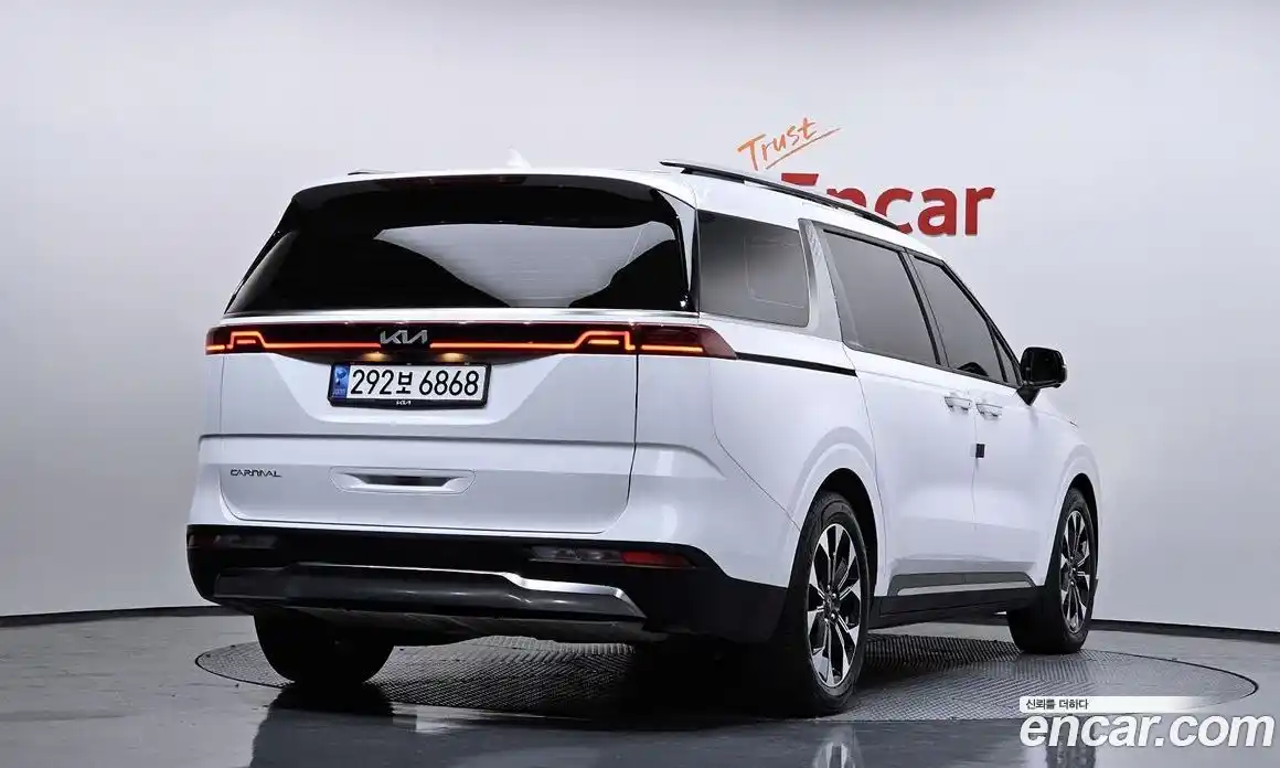 Kia Canival 2023 2.2 Автомат в Москве № 52905, фото 17