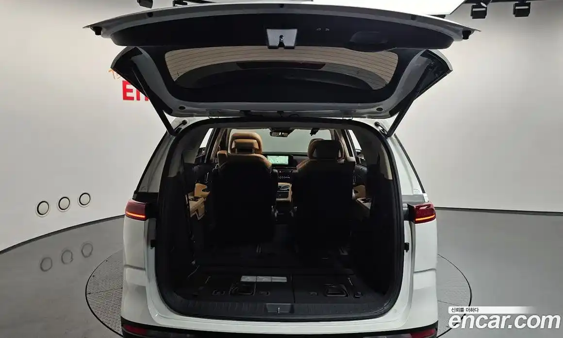 Kia Canival 2023 2.2 Автомат в Москве № 52905, фото 5