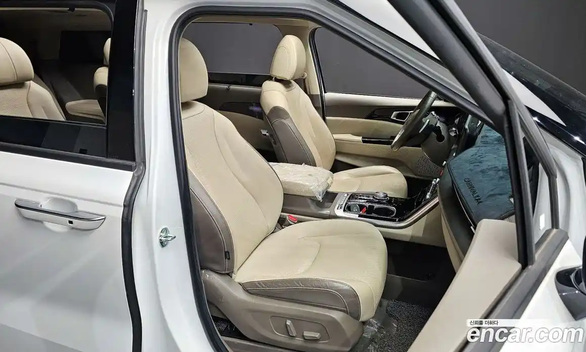 Kia Canival 2023 3.5 Автомат в Москве № 532874, фото 12