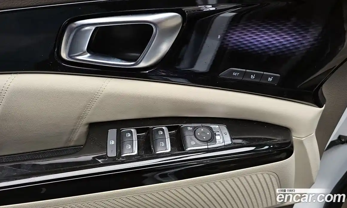 Kia Canival 2023 3.5 Автомат в Москве № 532874, фото 14