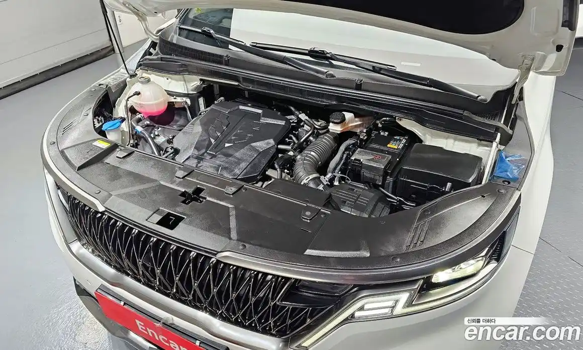 Kia Canival 2023 3.5 Автомат в Москве № 532874, фото 6