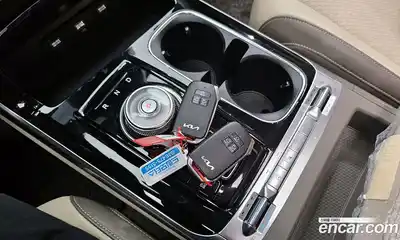 Kia Canival 2023 3.5 Автомат в Москве № 532874, миниатюра 9