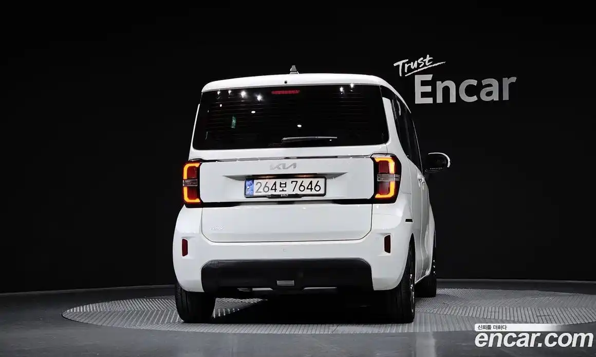 Kia Ray 2023 1.0 Автомат в Москве № 535028, фото 4