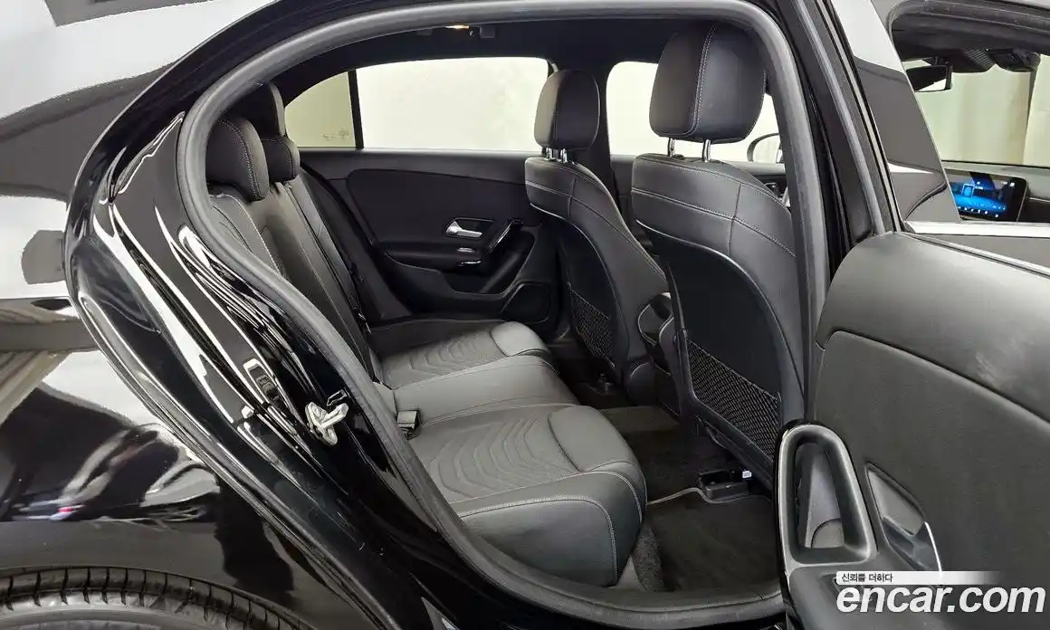 Mercedes-Benz A-Class 2020 2.0 Автомат в Москве № 542133, фото 12