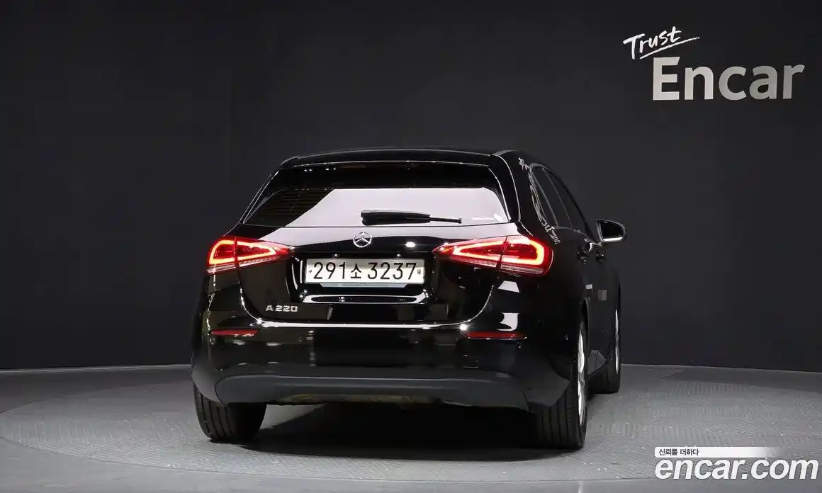 Mercedes-Benz A-Class 2020 2.0 Автомат в Москве № 542133, фото 4