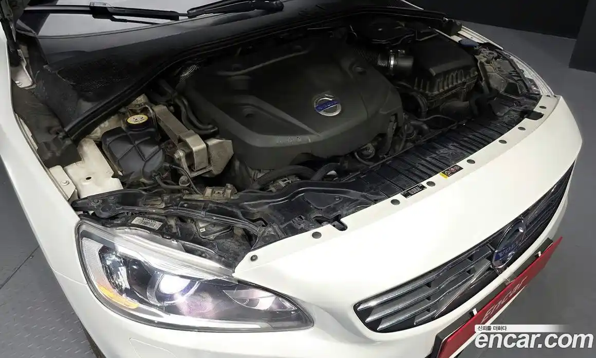 Volvo S60 2014 2.0 Автомат в Москве № 545177, фото 6