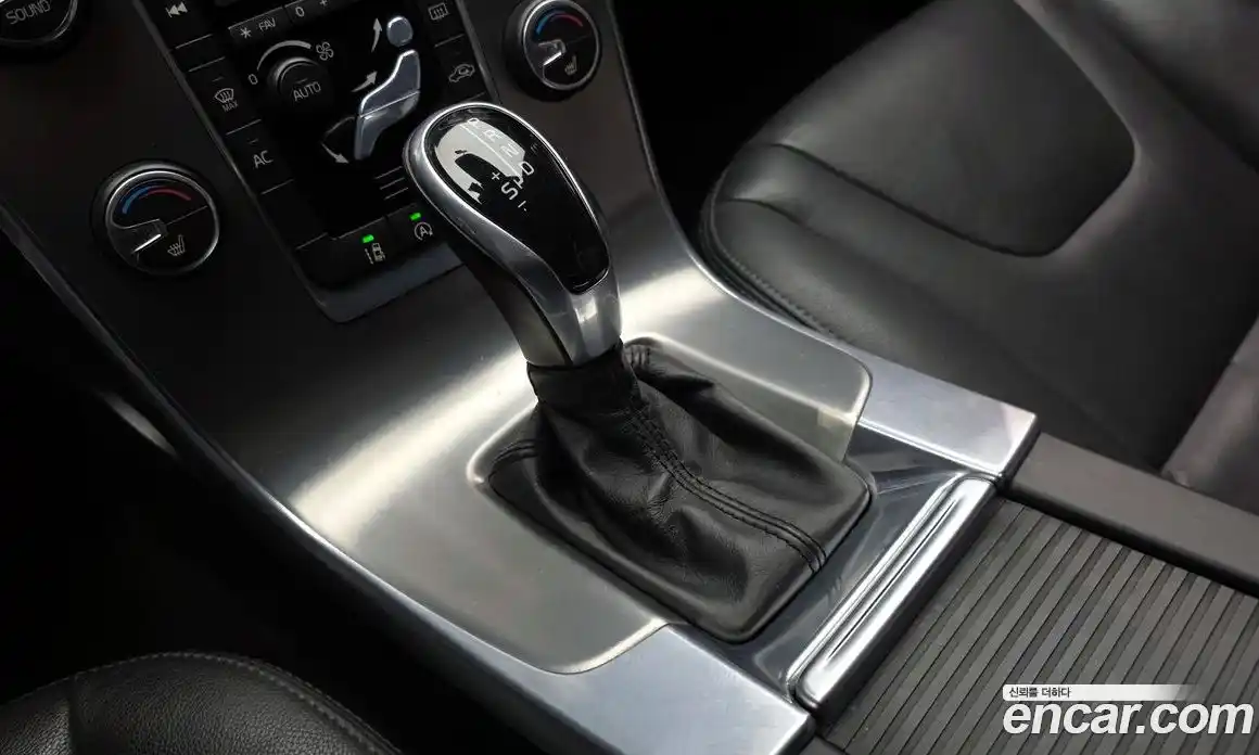 Volvo S60 2014 2.0 Автомат в Москве № 545177, фото 9