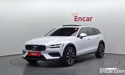 Volvo V60, 2022