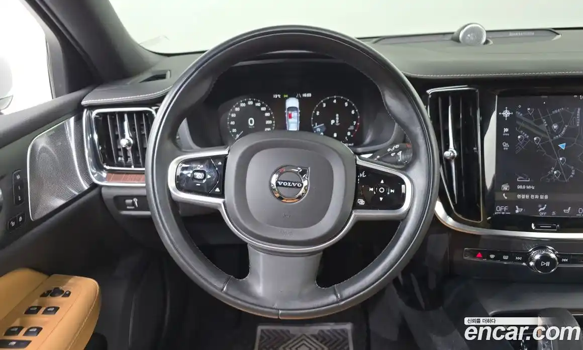 Volvo V60 2022 2.0 Автомат в Москве № 545187, фото 13