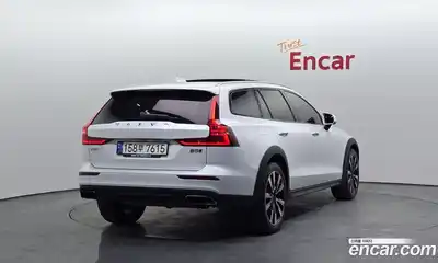 Volvo V60 2022 2.0 Автомат в Москве № 545187, миниатюра 2