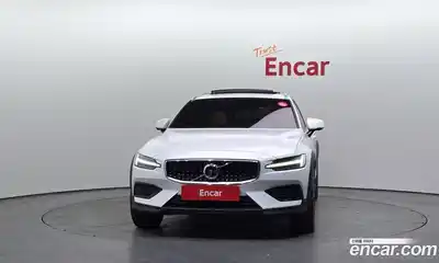 Volvo V60 2022 2.0 Автомат в Москве № 545187, миниатюра 3