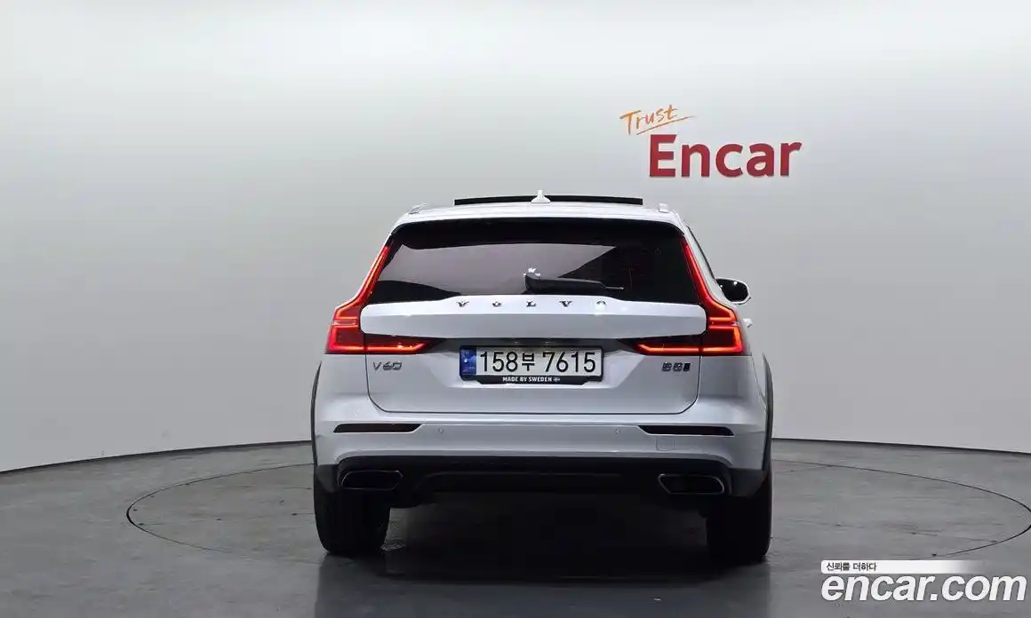 Volvo V60 2022 2.0 Автомат в Москве № 545187, фото 4