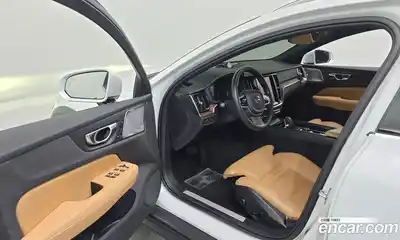 Volvo V60 2022 2.0 Автомат в Москве № 545187, миниатюра 10
