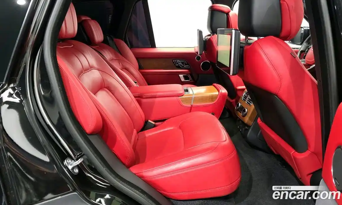 Land Rover Range-Rover 2019 4.4 Автомат в Москве № 546263, фото 12