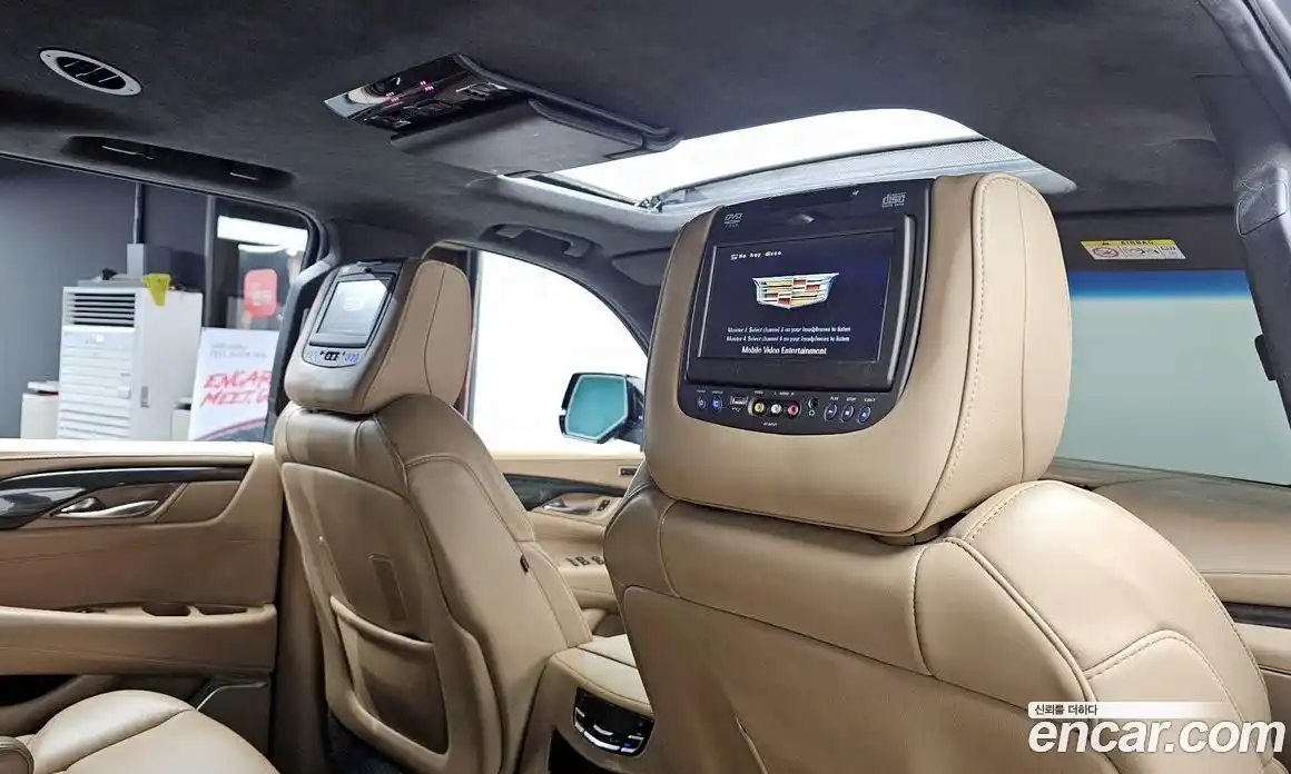 Cadillac Escalade 2018 6.2 Автомат в Москве № 548096, фото 16