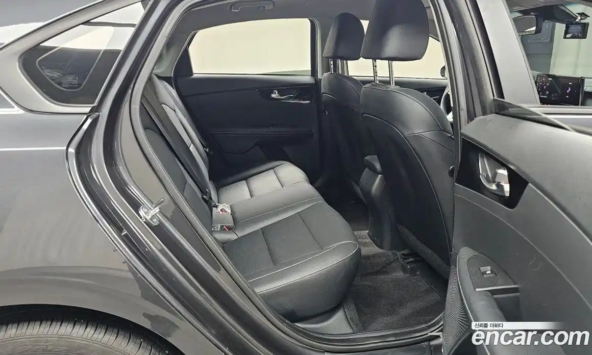 Kia K3 2023 1.6 Автомат в Москве № 60333, фото 10