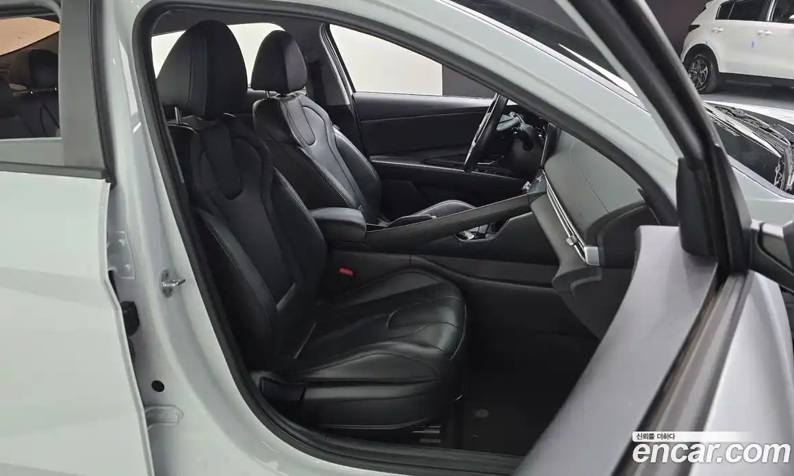 Hyundai Avante 2022 1.6 Автомат в Москве № 7002, фото 11