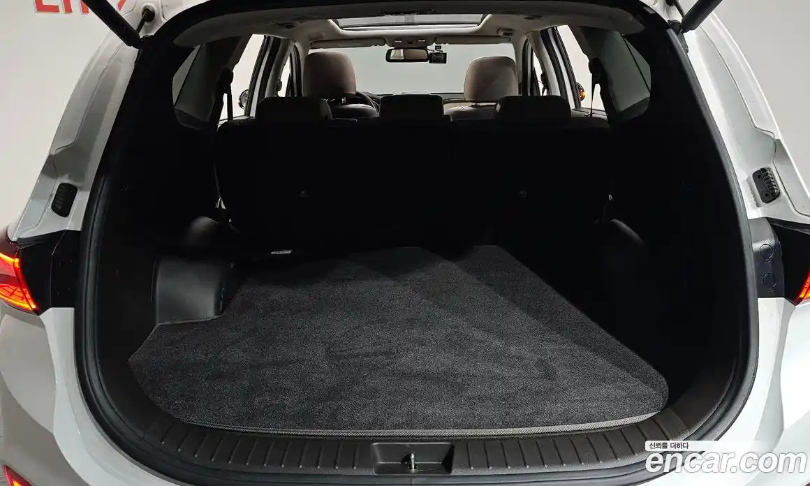 Hyundai Santa Fe 2019 2.0 Автомат в Москве № 110397, фото 17