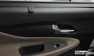 Hyundai Santa Fe 2019 2.0 Автомат в Москве № 110397, миниатюра 6