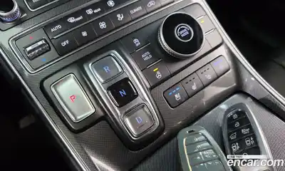 Hyundai Santa Fe 2023 2.5 Автомат в Москве № 112836, миниатюра 3