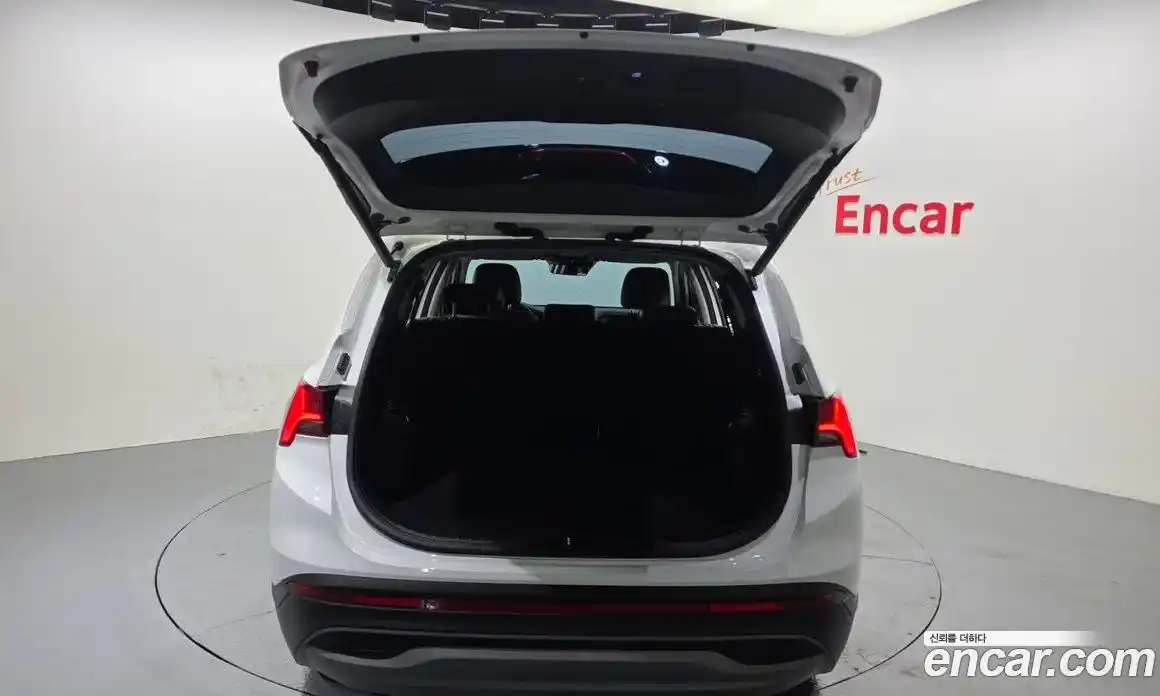 Hyundai Santa Fe 2023 2.5 Автомат в Москве № 112836, фото 7