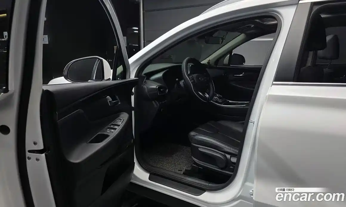 Hyundai Santa Fe 2023 2.2 Автомат в Москве № 116183, фото 9