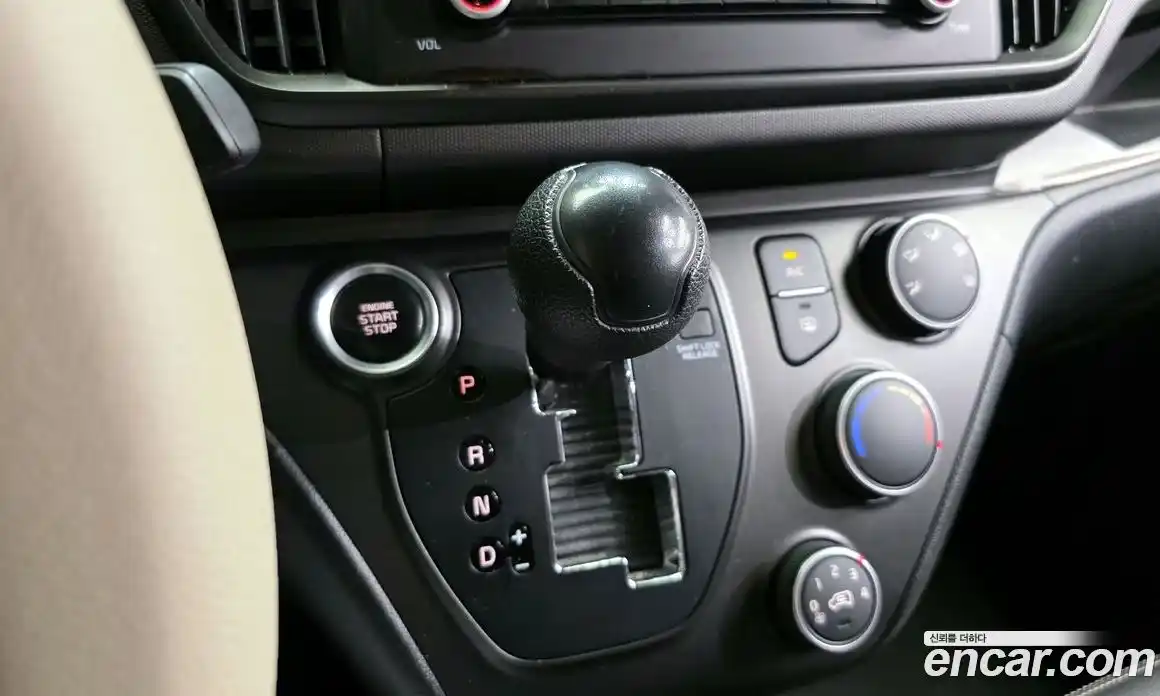 Kia Ray 2023 1.0 Автомат в Москве № 120122, фото 9