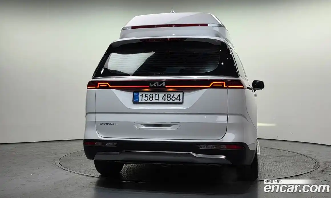 Kia Canival 2023 3.5 Автомат в Москве № 123774, фото 20