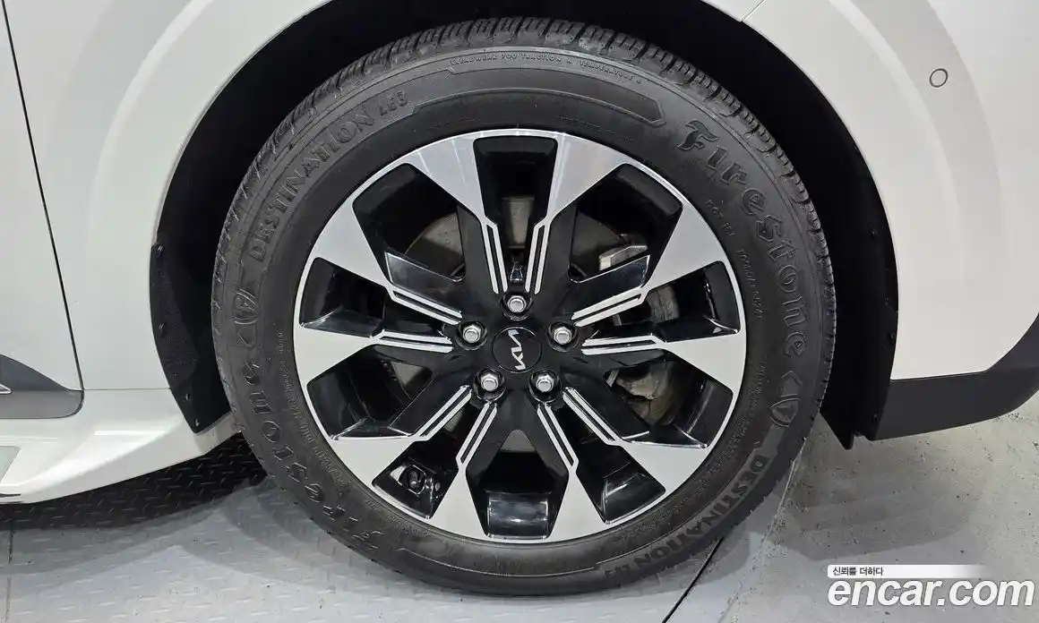 Kia Canival 2023 3.5 Автомат в Москве № 123774, фото 9