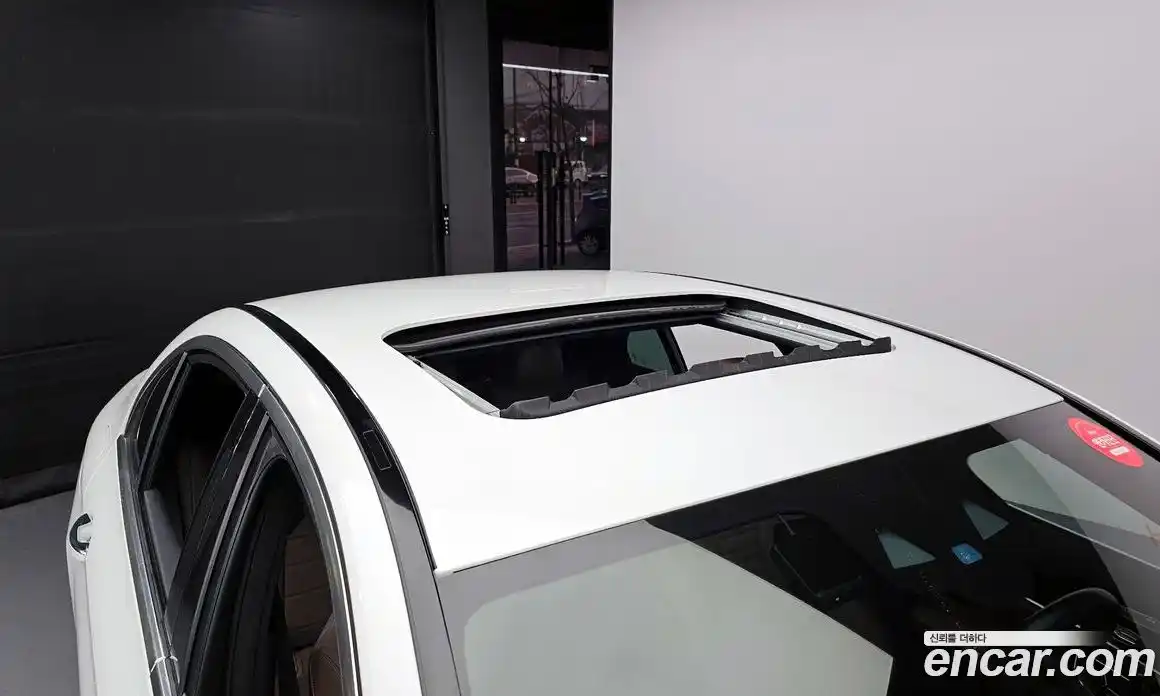 Mercedes-Benz E-Class 2023 2.0 Автомат в Москве № 135352, фото 16