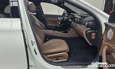 Mercedes-Benz E-Class 2021 2.0 Автомат в Москве № 137818, миниатюра 11