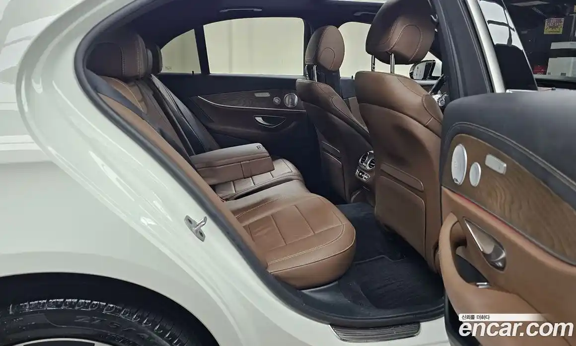 Mercedes-Benz E-Class 2021 2.0 Автомат в Москве № 137818, фото 12