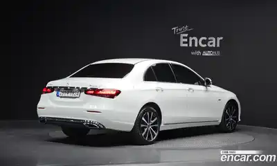 Mercedes-Benz E-Class 2021 2.0 Автомат в Москве № 137818, миниатюра 2