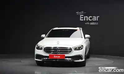Mercedes-Benz E-Class 2021 2.0 Автомат в Москве № 137818, миниатюра 3