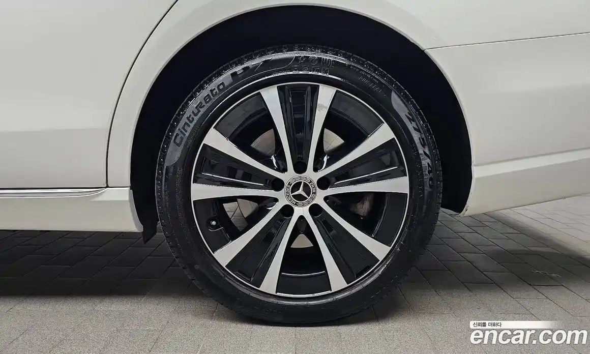 Mercedes-Benz E-Class 2021 2.0 Автомат в Москве № 137818, фото 5