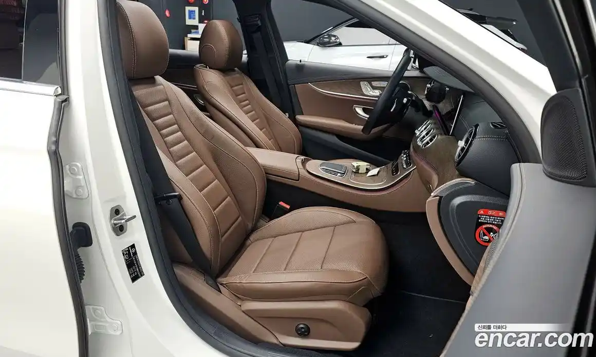 Mercedes-Benz E-Class 2022 2.0 Автомат в Москве № 139584, фото 17