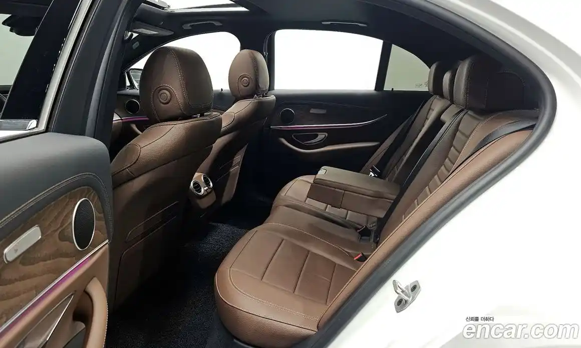 Mercedes-Benz E-Class 2022 2.0 Автомат в Москве № 139584, фото 18