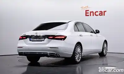 Mercedes-Benz E-Class 2022 2.0 Автомат в Москве № 139584, миниатюра 2