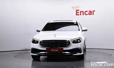 Mercedes-Benz E-Class 2022 2.0 Автомат в Москве № 139584, миниатюра 3