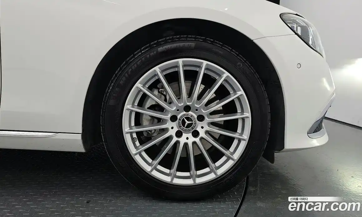 Mercedes-Benz E-Class 2022 2.0 Автомат в Москве № 139584, фото 5